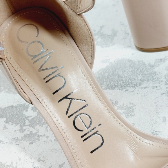 New Calvin Klein Quelyn Tan Leather Block Heel Sandals F932 - Picture 10 of 13